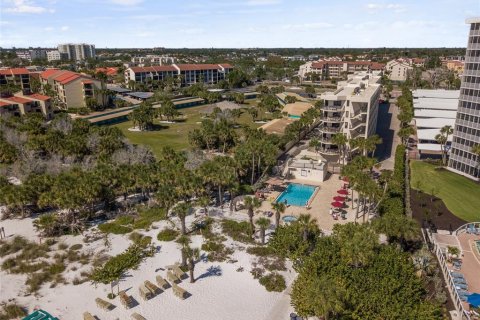 Commercial property in Sarasota, Florida 2 bedrooms, 117.34 sq.m. № 2097030 - photo 2