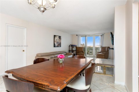 Купить кондоминиум в Холливуд, Флорида 2 спальни, 111.67м2, № 1936392 - фото 19