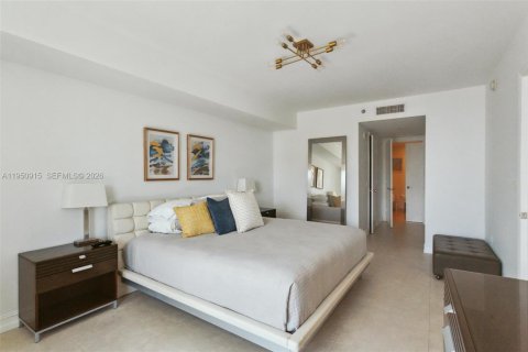 Condo in Hallandale Beach, Florida, 2 bedrooms  № 2053083 - photo 14