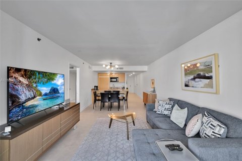 Condo in Hallandale Beach, Florida, 2 bedrooms  № 2053083 - photo 8