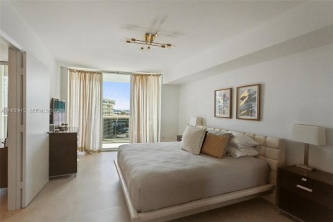Condo in Hallandale Beach, Florida, 2 bedrooms  № 2053083 - photo 13