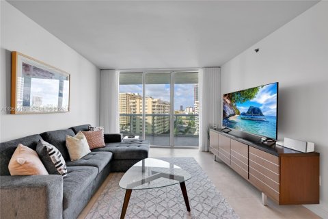 Condo in Hallandale Beach, Florida, 2 bedrooms  № 2053083 - photo 6