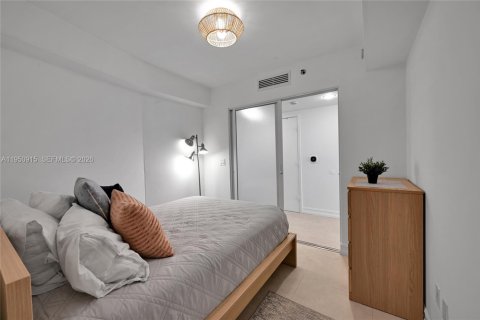 Condo in Hallandale Beach, Florida, 2 bedrooms  № 2053083 - photo 22