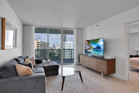 Condo in Hallandale Beach, Florida, 2 bedrooms  № 2053083 - photo 4