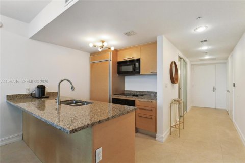 Condo in Hallandale Beach, Florida, 2 bedrooms  № 2053083 - photo 10