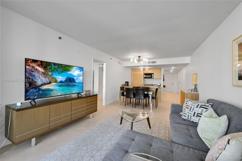 Condo in Hallandale Beach, Florida, 2 bedrooms  № 2053083 - photo 7