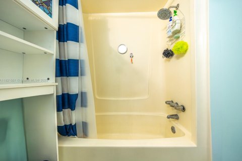 Casa en venta en Marathon, Florida, 4 dormitorios, 134.52 m2 № 1937141 - foto 22