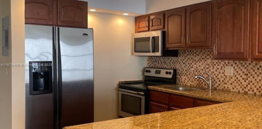 Condominio en Hallandale Beach, Florida, 1 dormitorio № 1927329