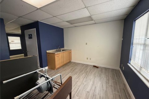Commercial property in Jacksonville, Florida № 2235152 - photo 6