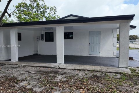 House in Miami Gardens, Florida 3 bedrooms, 123.93 sq.m. № 1865265 - photo 22