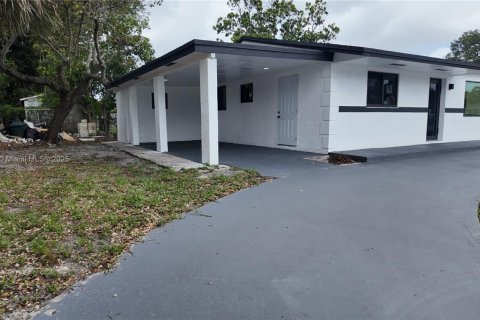 House in Miami Gardens, Florida 3 bedrooms, 123.93 sq.m. № 1865265 - photo 16