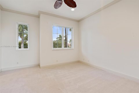House in North Palm Beach, Florida 5 bedrooms, 428.37 sq.m. № 2069089 - photo 25