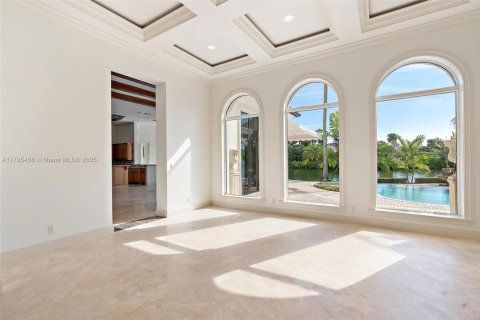 House in North Palm Beach, Florida 5 bedrooms, 428.37 sq.m. № 2069089 - photo 9