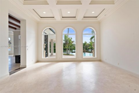 House in North Palm Beach, Florida 5 bedrooms, 428.37 sq.m. № 2069089 - photo 8