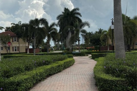 Снять в аренду виллу или дом в Хомстед, Флорида 2 спальни, 99.31м2, № 1992300 - фото 14