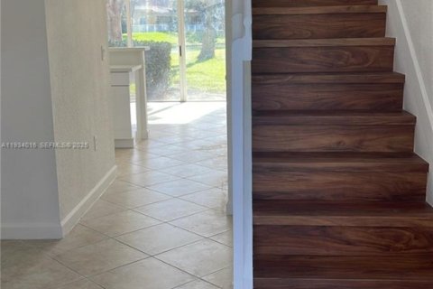 Снять в аренду виллу или дом в Хомстед, Флорида 2 спальни, 99.31м2, № 1992300 - фото 9