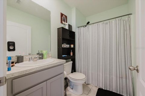 House in Winter Haven, Florida 5 bedrooms, 250.46 sq.m. № 2214668 - photo 14