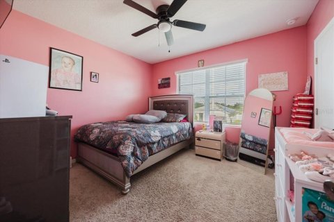 House in Winter Haven, Florida 5 bedrooms, 250.46 sq.m. № 2214668 - photo 16