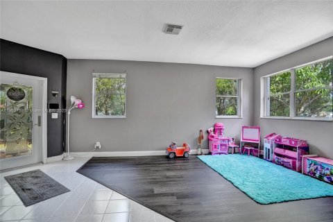 Купить виллу или дом в Плантация, Флорида 4 спальни, 167.97м2, № 1954477 - фото 4