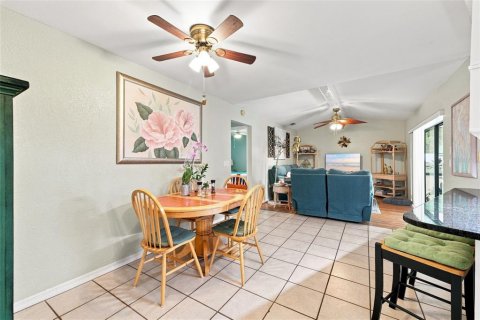 Villa ou maison à vendre à Spring Hill, Floride: 3 chambres, 154.12 m2 № 2298076 - photo 13