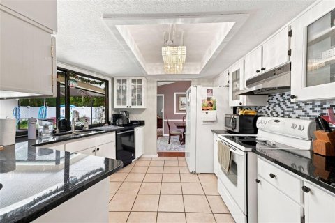 Villa ou maison à vendre à Spring Hill, Floride: 3 chambres, 154.12 m2 № 2298076 - photo 2