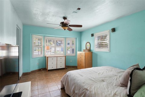House in New Smyrna Beach, Florida 3 bedrooms, 248.05 sq.m. № 1717317 - photo 27