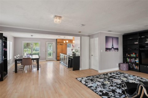 House in New Smyrna Beach, Florida 3 bedrooms, 248.05 sq.m. № 1717317 - photo 11