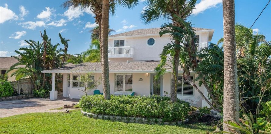 House in New Smyrna Beach, Florida 3 bedrooms, 248.05 sq.m. № 1717317