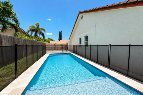 House in Boca Raton, Florida 3 bedrooms, 167.5 sq.m. № 2176775 - photo 25