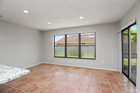 House in Boca Raton, Florida 3 bedrooms, 167.5 sq.m. № 2176775 - photo 8