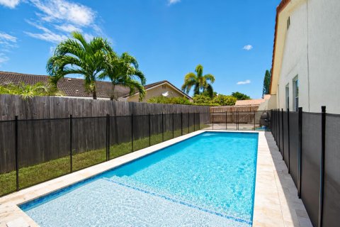 House in Boca Raton, Florida 3 bedrooms, 167.5 sq.m. № 2176775 - photo 24