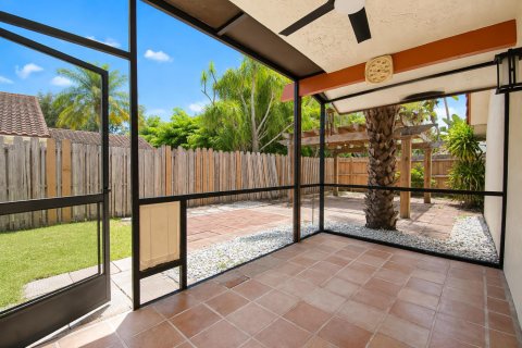 House in Boca Raton, Florida 3 bedrooms, 167.5 sq.m. № 2176775 - photo 28