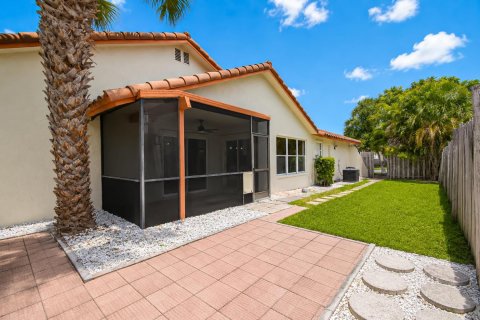 House in Boca Raton, Florida 3 bedrooms, 167.5 sq.m. № 2176775 - photo 29