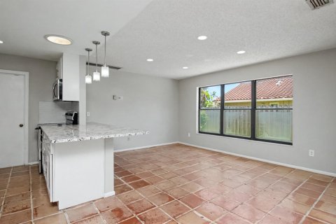 House in Boca Raton, Florida 3 bedrooms, 167.5 sq.m. № 2176775 - photo 7