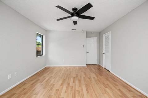 House in Boca Raton, Florida 3 bedrooms, 167.5 sq.m. № 2176775 - photo 16