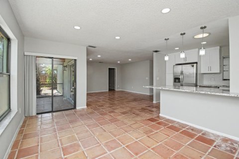 House in Boca Raton, Florida 3 bedrooms, 167.5 sq.m. № 2176775 - photo 9