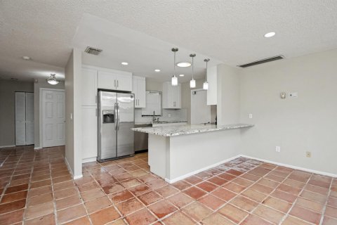 House in Boca Raton, Florida 3 bedrooms, 167.5 sq.m. № 2176775 - photo 10