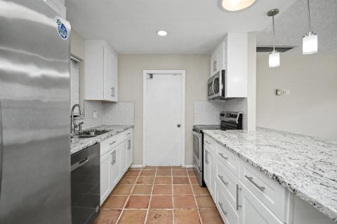 House in Boca Raton, Florida 3 bedrooms, 167.5 sq.m. № 2176775 - photo 12