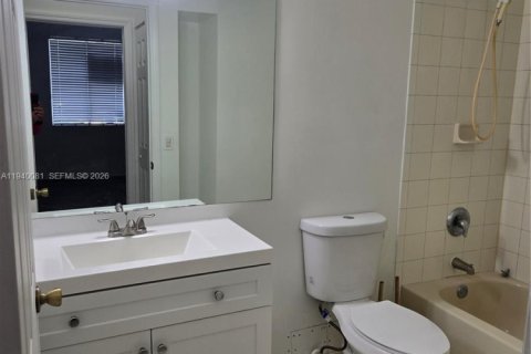 Townhouse in Homestead, Florida 4 bedrooms, 150.32 sq.m. № 1997343 - photo 4