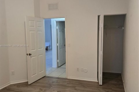 Townhouse in Homestead, Florida 4 bedrooms, 150.32 sq.m. № 1997343 - photo 2