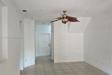 Townhouse in Homestead, Florida 4 bedrooms, 150.32 sq.m. № 1997343 - photo 10