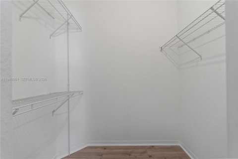 Townhouse in Homestead, Florida 4 bedrooms, 150.32 sq.m. № 1997343 - photo 18