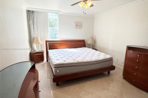 Снять в аренду кондоминиум в Санни-Айлс-Бич, Флорида 1 спальня, 67.35м2, № 1950973 - фото 8