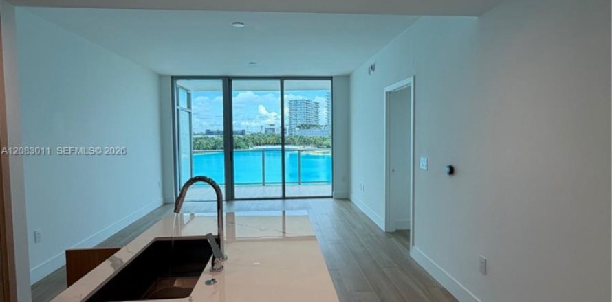 Condo à North Miami, Floride, 1 chambre  № 2348517