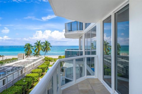 Copropriété à louer à Miami Beach, Floride: 3 chambres, 183.95 m2 № 2012270 - photo 23