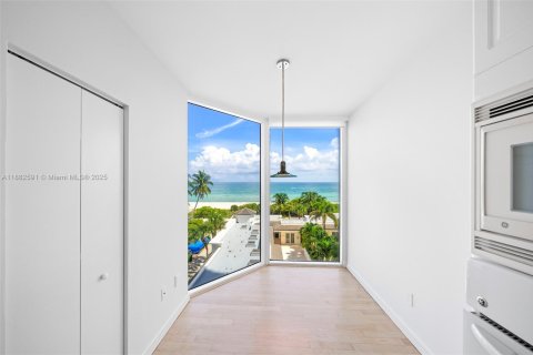 Copropriété à louer à Miami Beach, Floride: 3 chambres, 183.95 m2 № 2012270 - photo 10