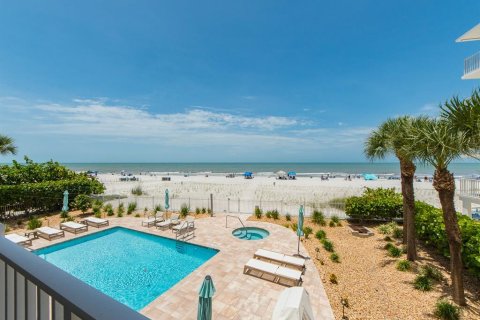 Condo in Indian Shores, Florida, 3 bedrooms № 2096418