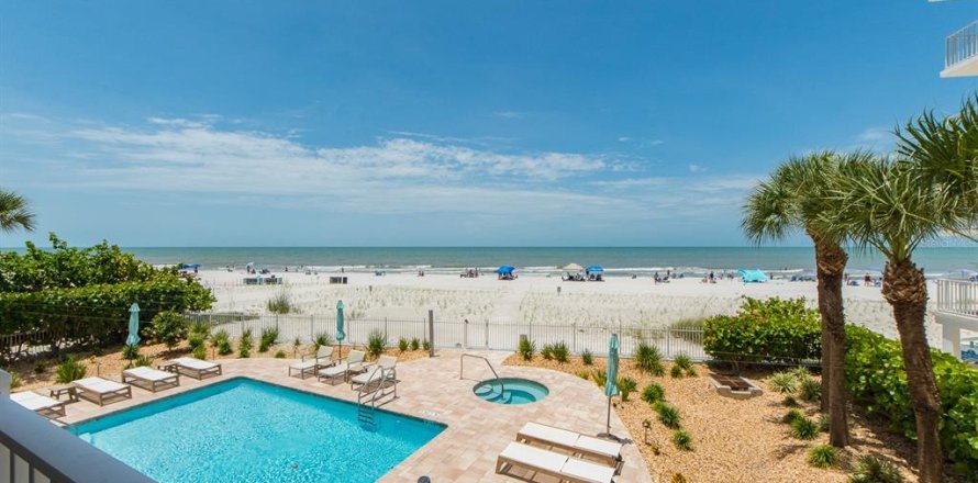 Condo in Indian Shores, Florida, 3 bedrooms  № 2096418