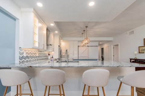 Condo in Indian Shores, Florida, 3 bedrooms  № 2096418 - photo 9