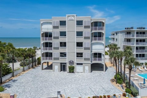 Condo in Indian Shores, Florida, 3 bedrooms  № 2096418 - photo 2